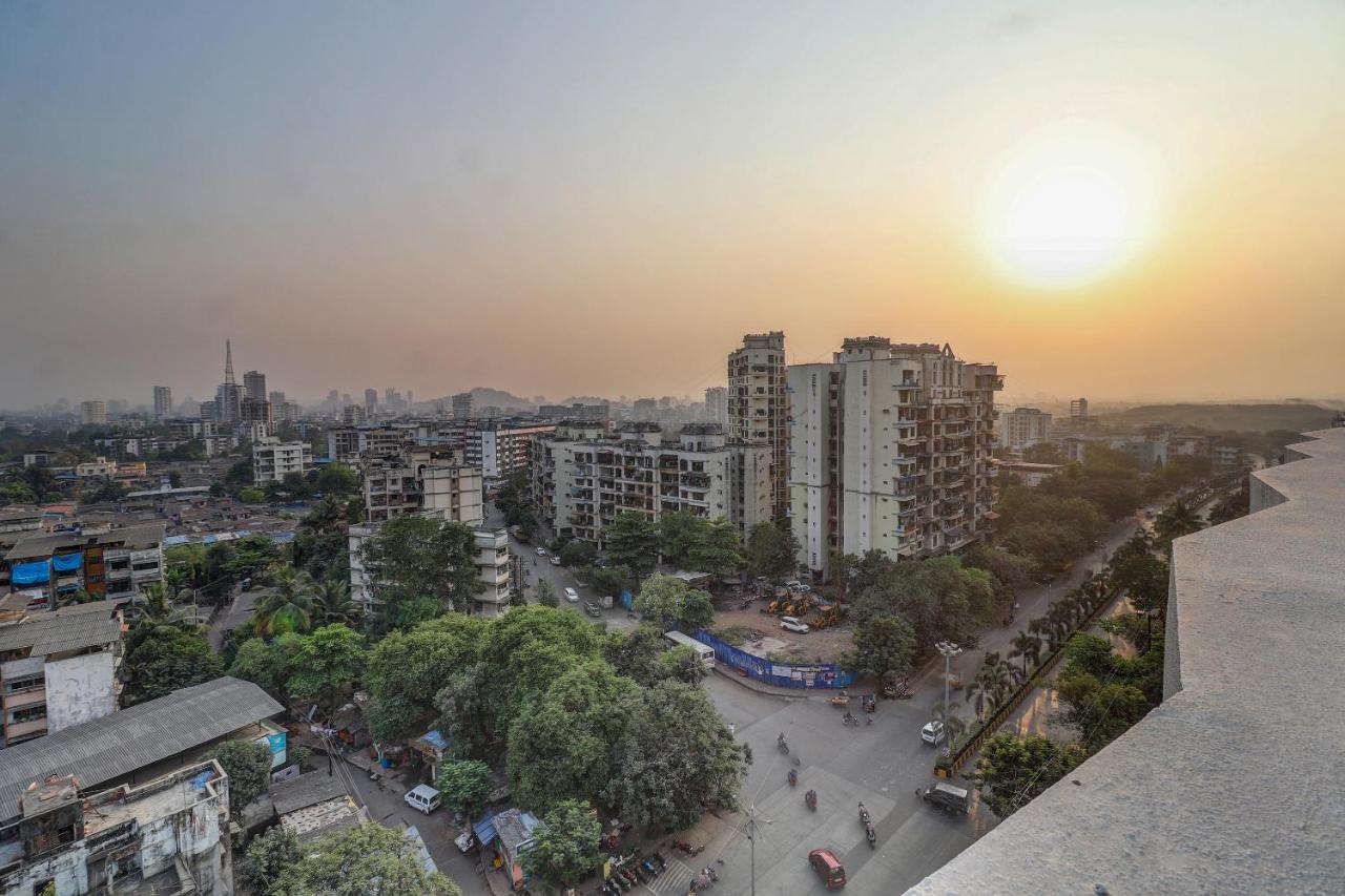 Hotel Gurudev Grand Kalyān Exterior foto